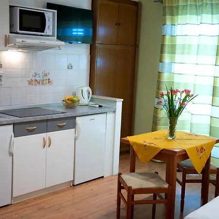 Apartman And Robi *