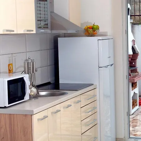 And Robi Apartman Podstrana