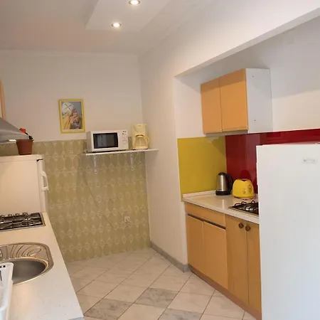And Robi Apartman Podstrana