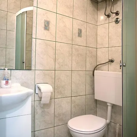 Apartman And Robi Podstrana