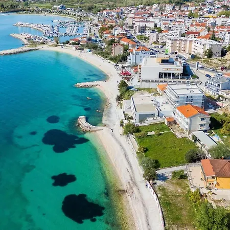 Apartman And Robi Podstrana